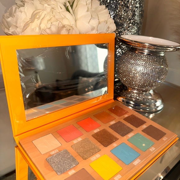 NEW Jeffree Star Thirsty Eyeshadow Palette - Picture 4 of 4
